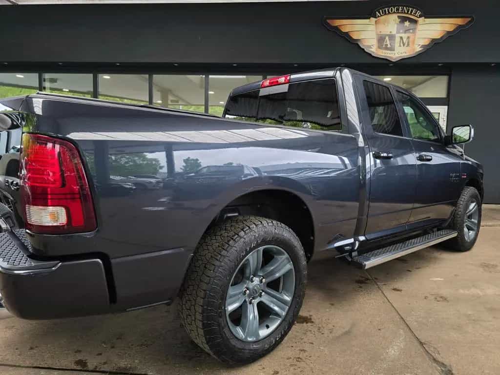 Dodge RAM 1500 4x4 Quad Cab Sport LEDER/deutsches-FZG 07/2017-photo-16