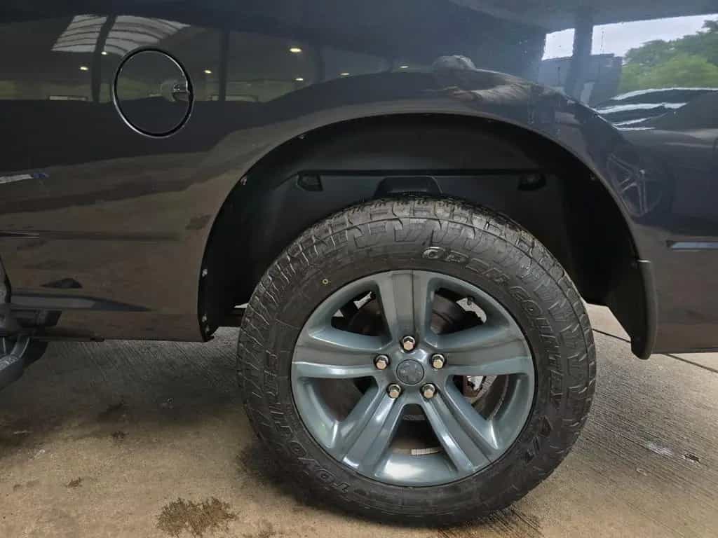 Dodge RAM 1500 4x4 Quad Cab Sport LEDER/deutsches-FZG 07/2017-photo-22