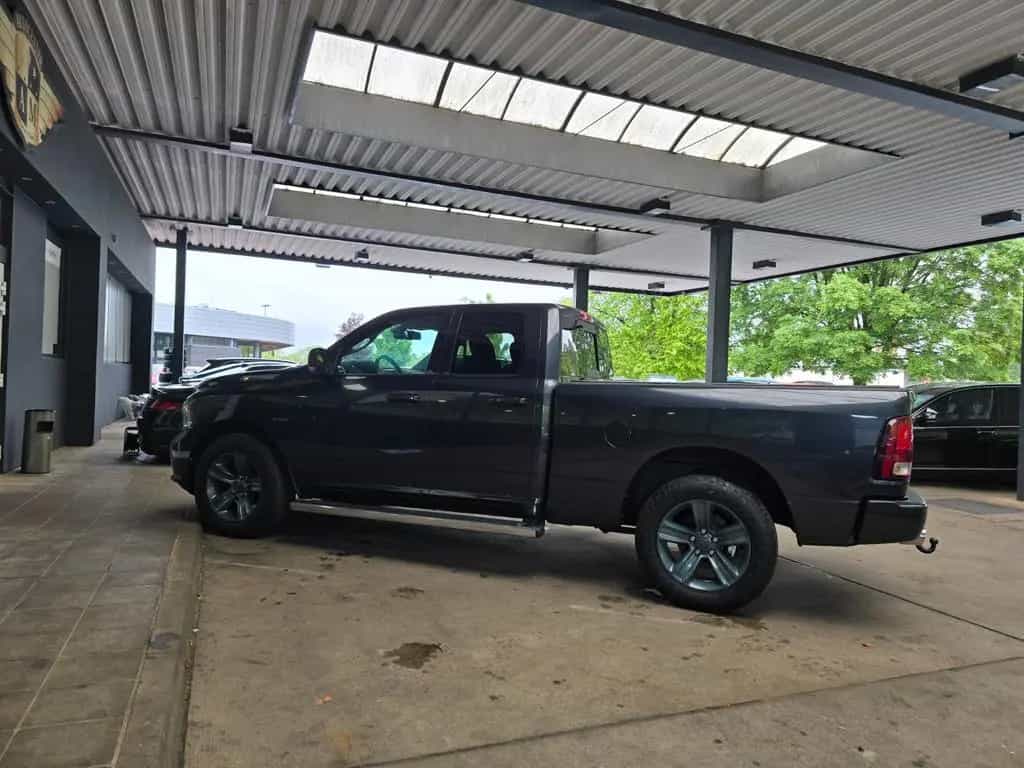 Dodge RAM 1500 4x4 Quad Cab Sport LEDER/deutsches-FZG 07/2017-photo-23