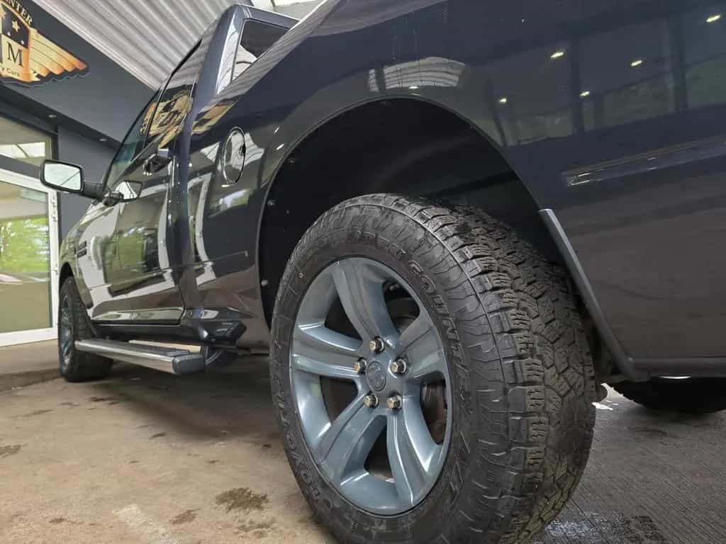 Dodge RAM 1500 4x4 Quad Cab Sport LEDER/deutsches-FZG 07/2017-photo-24