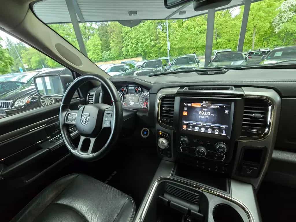 Dodge RAM 1500 4x4 Quad Cab Sport LEDER/deutsches-FZG 07/2017-photo-28
