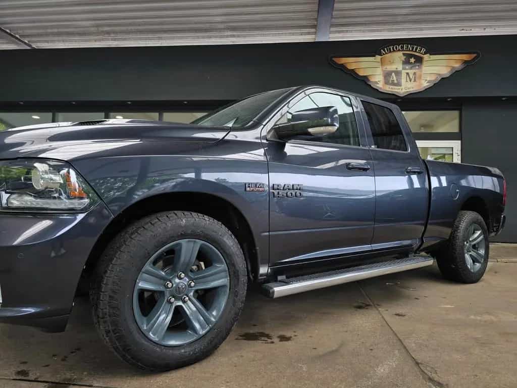 Dodge RAM 1500 4x4 Quad Cab Sport LEDER/deutsches-FZG 07/2017-photo-3