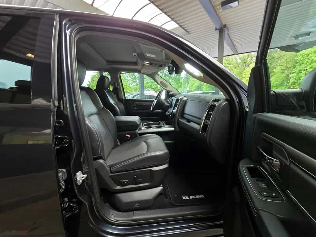 Dodge RAM 1500 4x4 Quad Cab Sport LEDER/deutsches-FZG 07/2017-photo-31