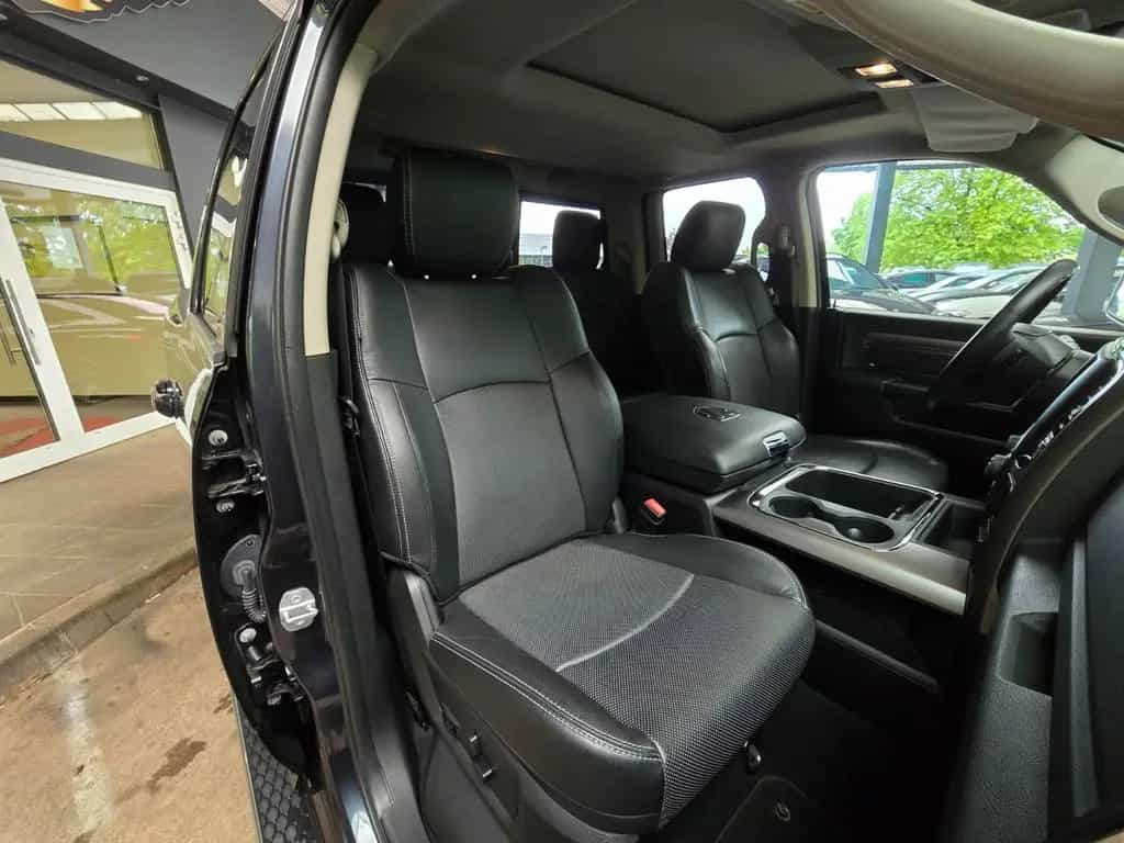 Dodge RAM 1500 4x4 Quad Cab Sport LEDER/deutsches-FZG 07/2017-photo-32