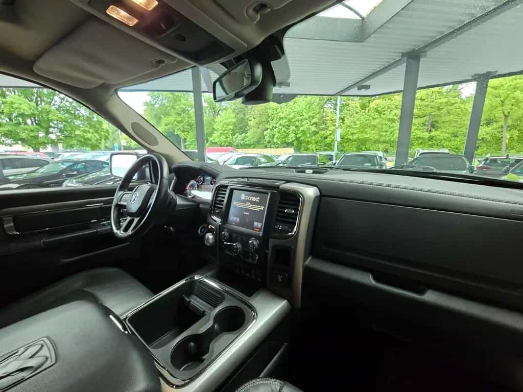 Dodge RAM 1500 4x4 Quad Cab Sport LEDER/deutsches-FZG 07/2017-photo-33