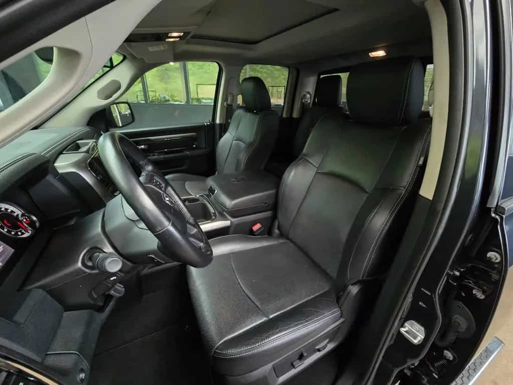 Dodge RAM 1500 4x4 Quad Cab Sport LEDER/deutsches-FZG 07/2017-photo-38