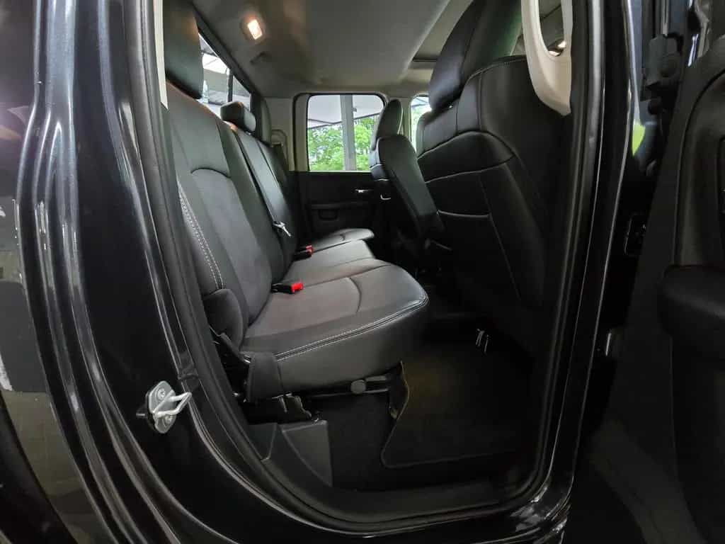 Dodge RAM 1500 4x4 Quad Cab Sport LEDER/deutsches-FZG 07/2017-photo-41