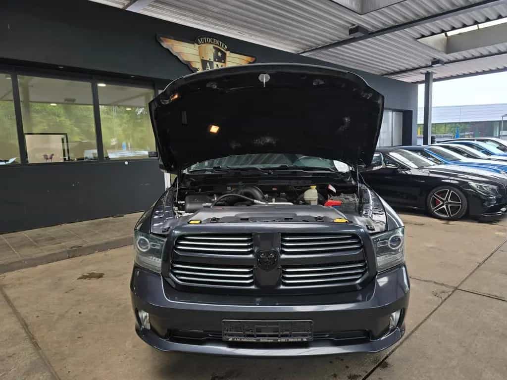 Dodge RAM 1500 4x4 Quad Cab Sport LEDER/deutsches-FZG 07/2017-photo-44