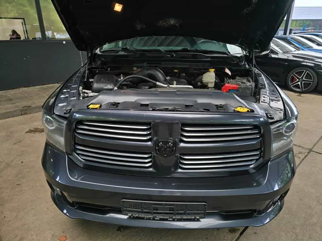 Dodge RAM 1500 4x4 Quad Cab Sport LEDER/deutsches-FZG 07/2017-photo-45