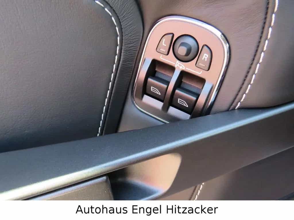 Aston Martin V8 Vantage Roadster 4.7l Sportshift N420 09/2012-photo-12