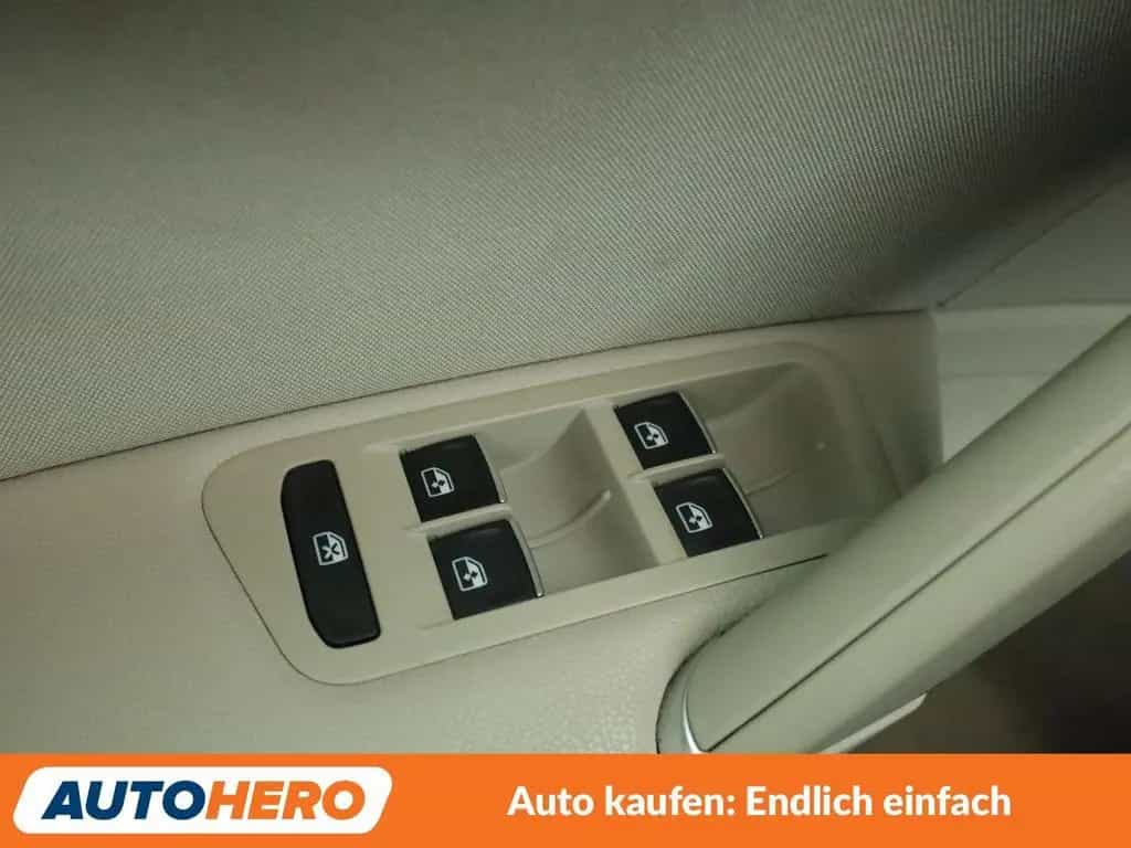 Volkswagen Golf VII 1.4 TSI ACT Highline BMT Aut.*NAVI*PDC* 01/2016-photo-27