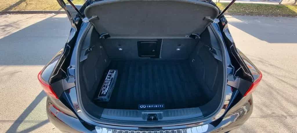 Infiniti QX30 2.2d Premium Tech | 1. Hand | TOP ZUSTAND 06/2017-photo-12