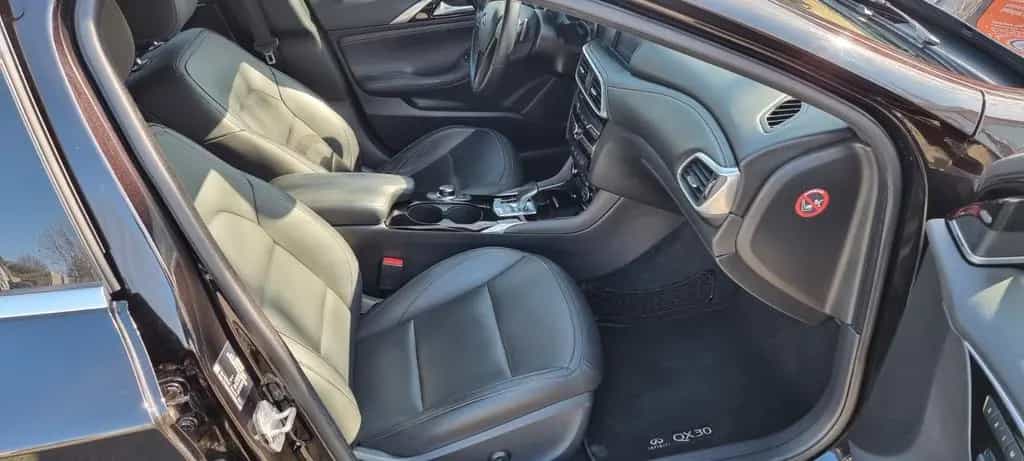 Infiniti QX30 2.2d Premium Tech | 1. Hand | TOP ZUSTAND 06/2017-photo-8