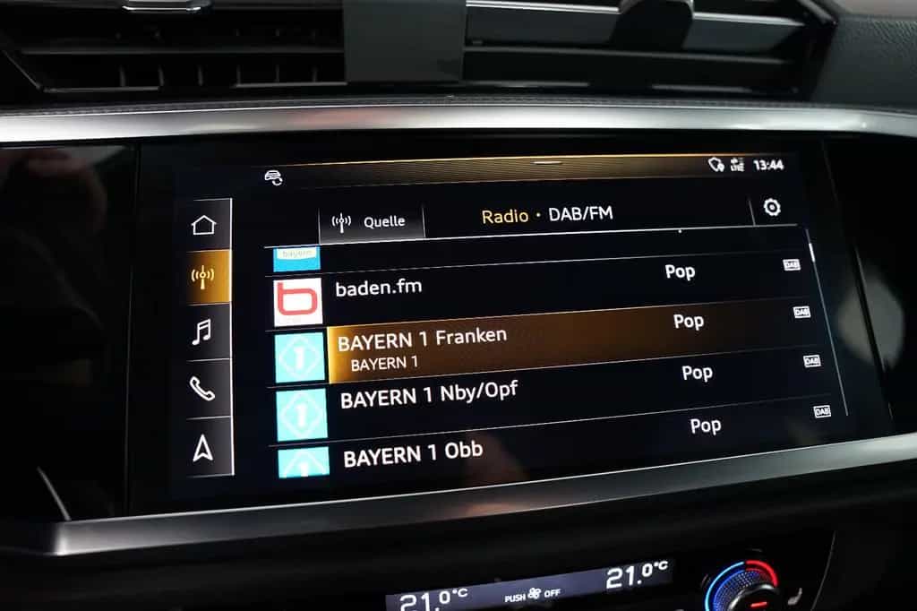 Audi Q3 40 TFSI quattro S line | MMI Navi | Matrix 06/2019-photo-21