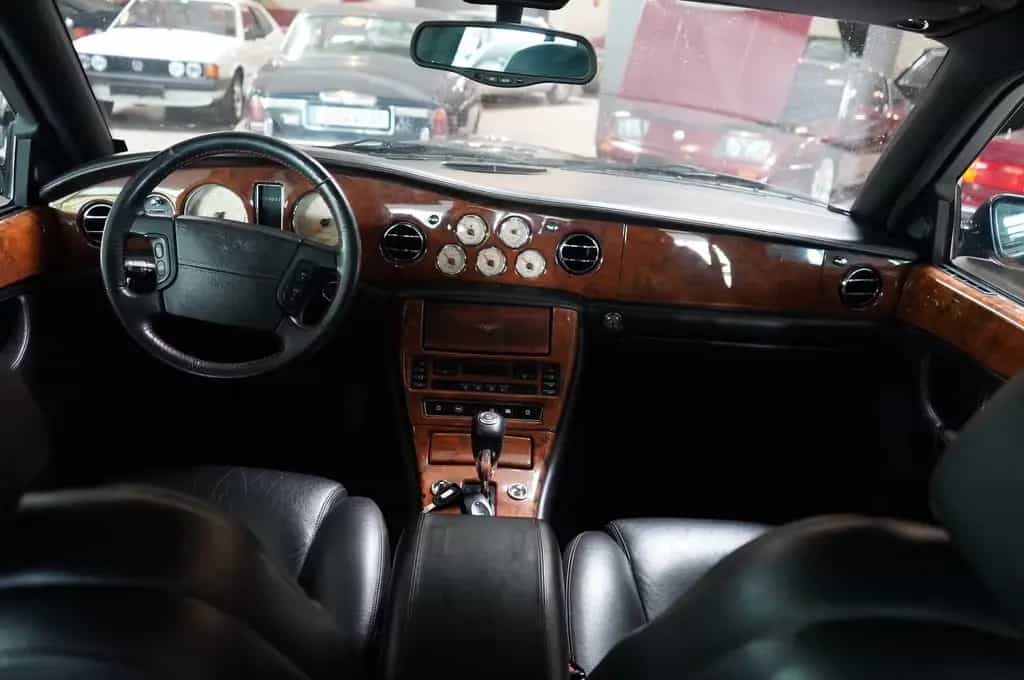 Bentley Arnage Red Label 6.75 V8 Twin Turbo 07/2001-photo-16