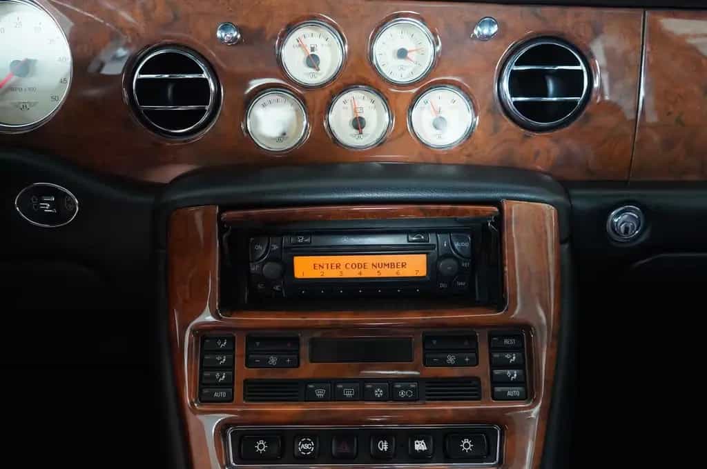 Bentley Arnage Red Label 6.75 V8 Twin Turbo 07/2001-photo-19