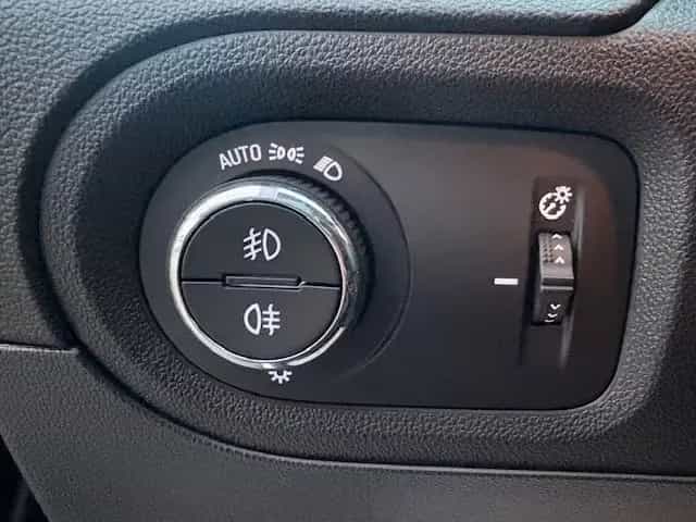Opel Grandland (X) 1.6 Automatik Innovation+Leder+USB 02/2019-photo-22
