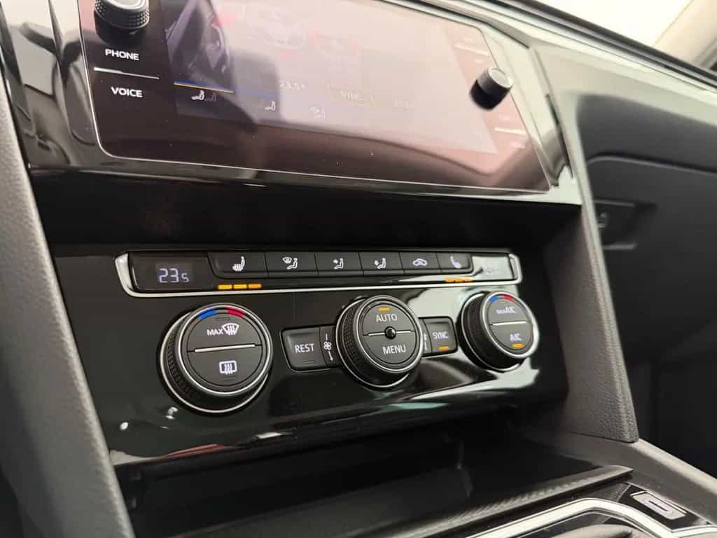 Volkswagen Passat 2.0 TSI*BUSINESS*LED-ACC-R.KAM-MASSAGE 12/2019-photo-39