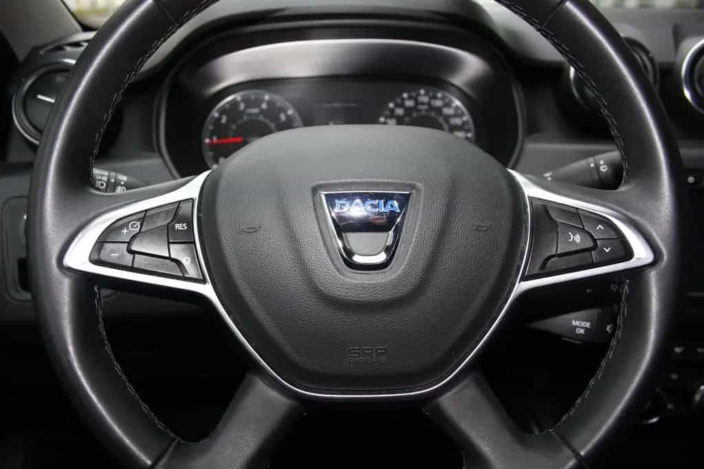 Dacia Duster 1.5DCi AUTOMATIK Navi/Kam/Temp/Pdc/Ahk 04/2018-photo-15