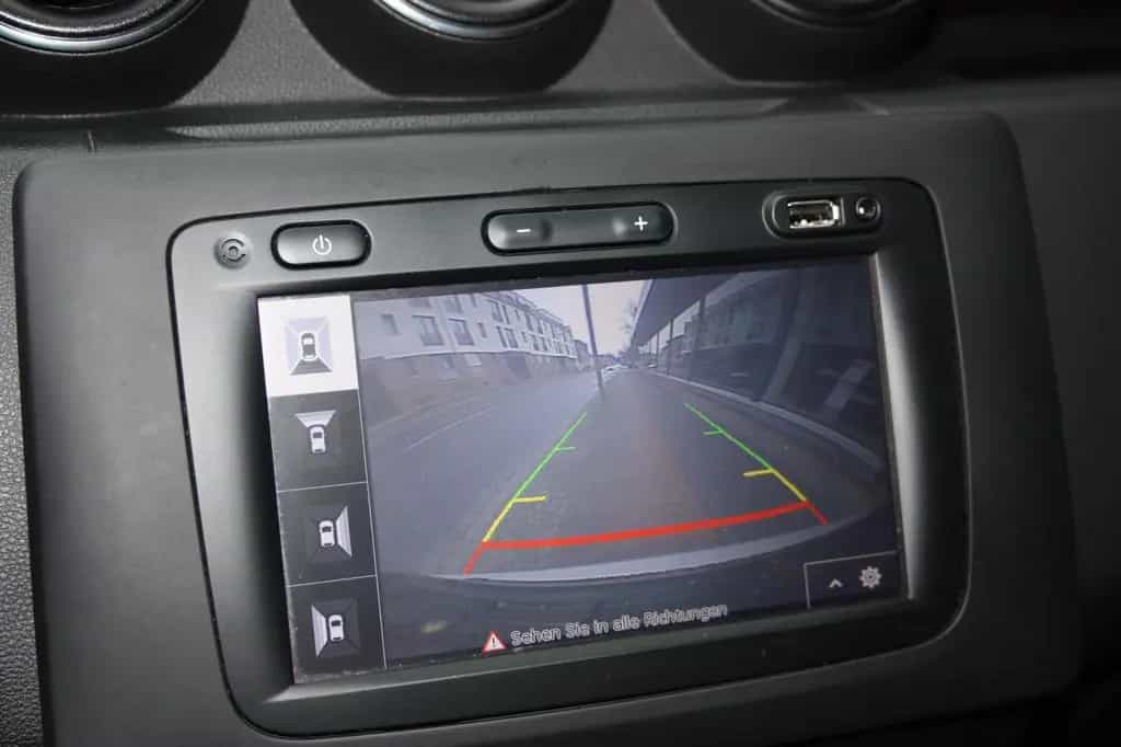 Dacia Duster 1.5DCi AUTOMATIK Navi/Kam/Temp/Pdc/Ahk 04/2018-photo-17