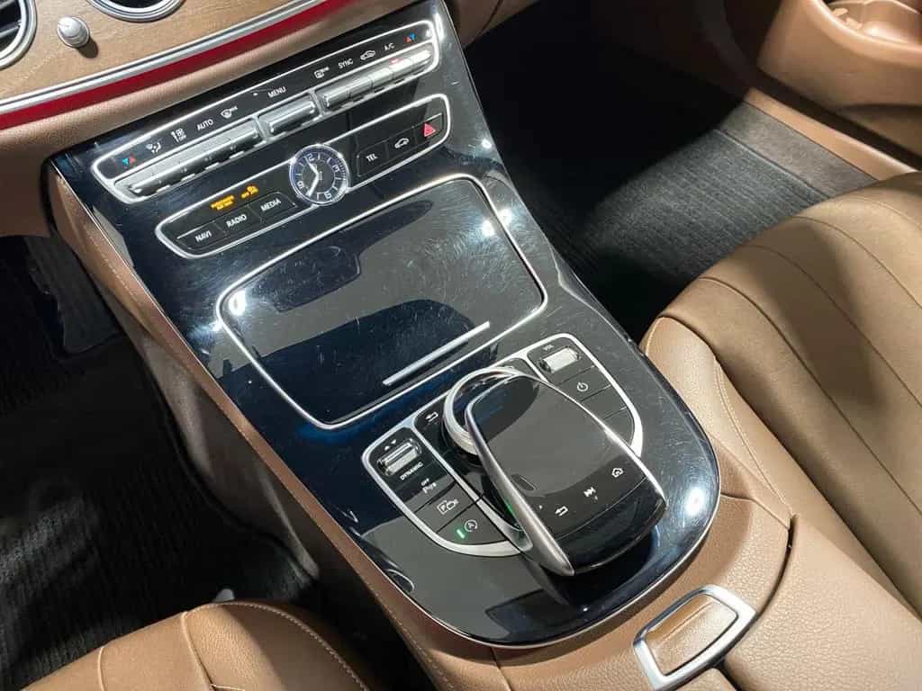Mercedes-Benz E 200 Lim 9G WIDESCREEN Leder Schiebed AHK Kamer 06/2017-photo-11