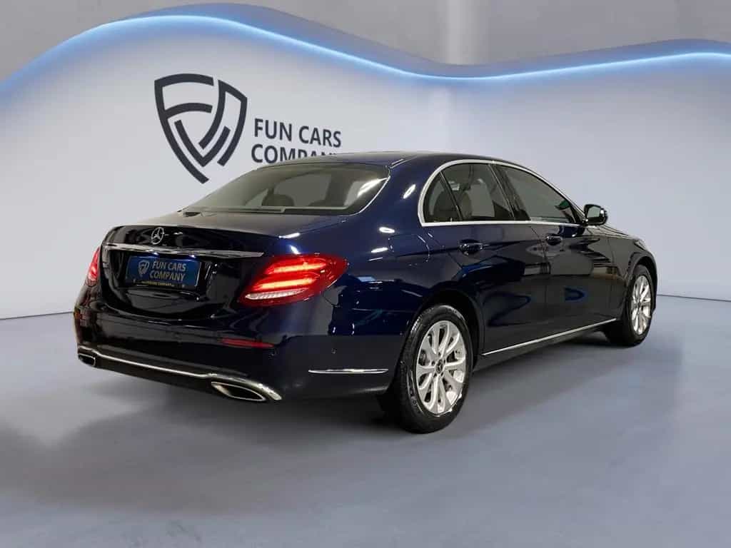 Mercedes-Benz E 200 Lim 9G WIDESCREEN Leder Schiebed AHK Kamer 06/2017-photo-5