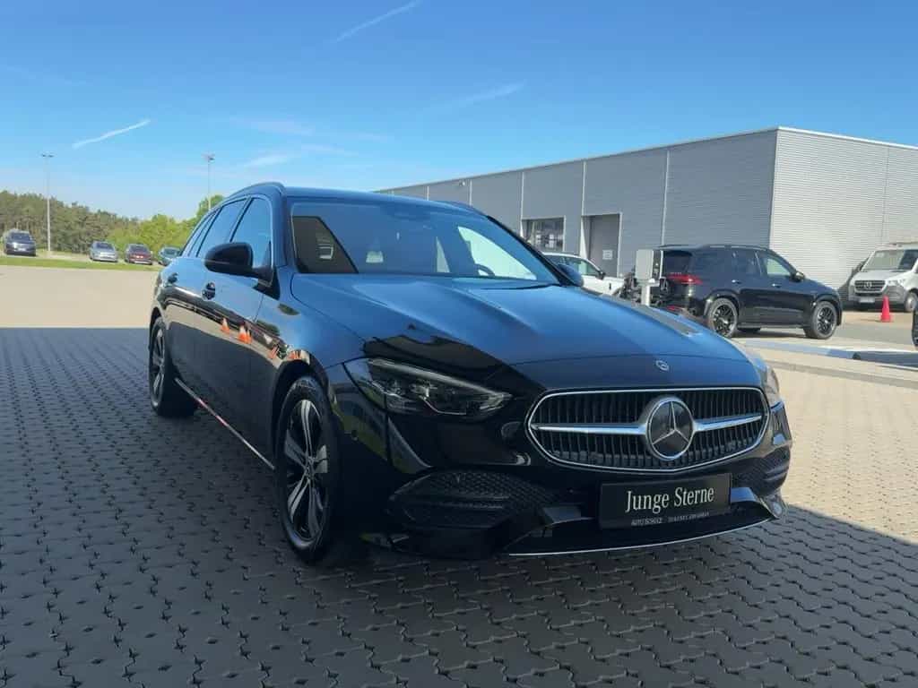 Mercedes-Benz C 220 d T AVANTGARDE+AHK+LED+AMBI+KAM+TOTWINKEL+ 05/2022-photo-4