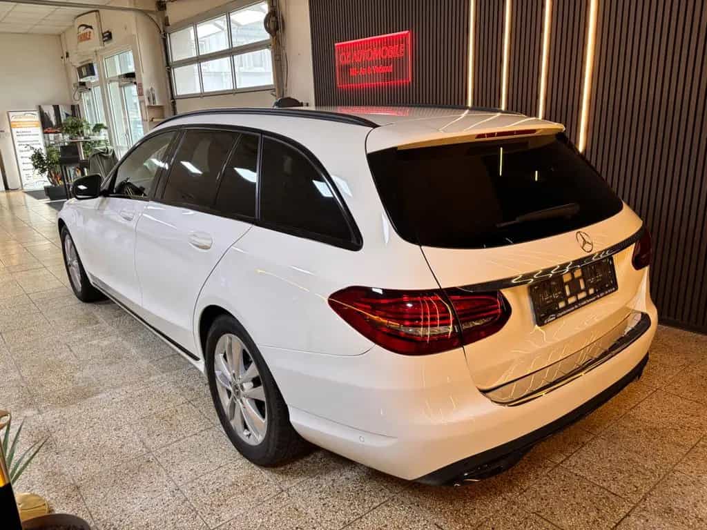 Mercedes-Benz C 180 C T-Modell Navi 360° AHK 07/2020-photo-4