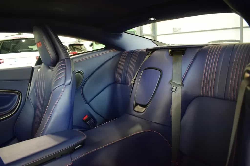 Aston Martin DB11 Coupe 4.0 V8 06/2017-photo-14