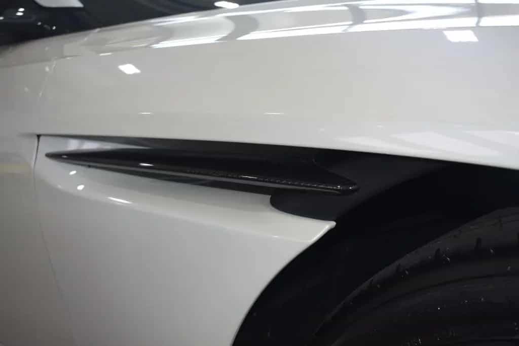 Aston Martin DB11 Coupe 4.0 V8 06/2017-photo-18