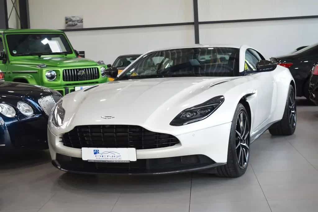 Aston Martin DB11 Coupe 4.0 V8 06/2017-photo-4