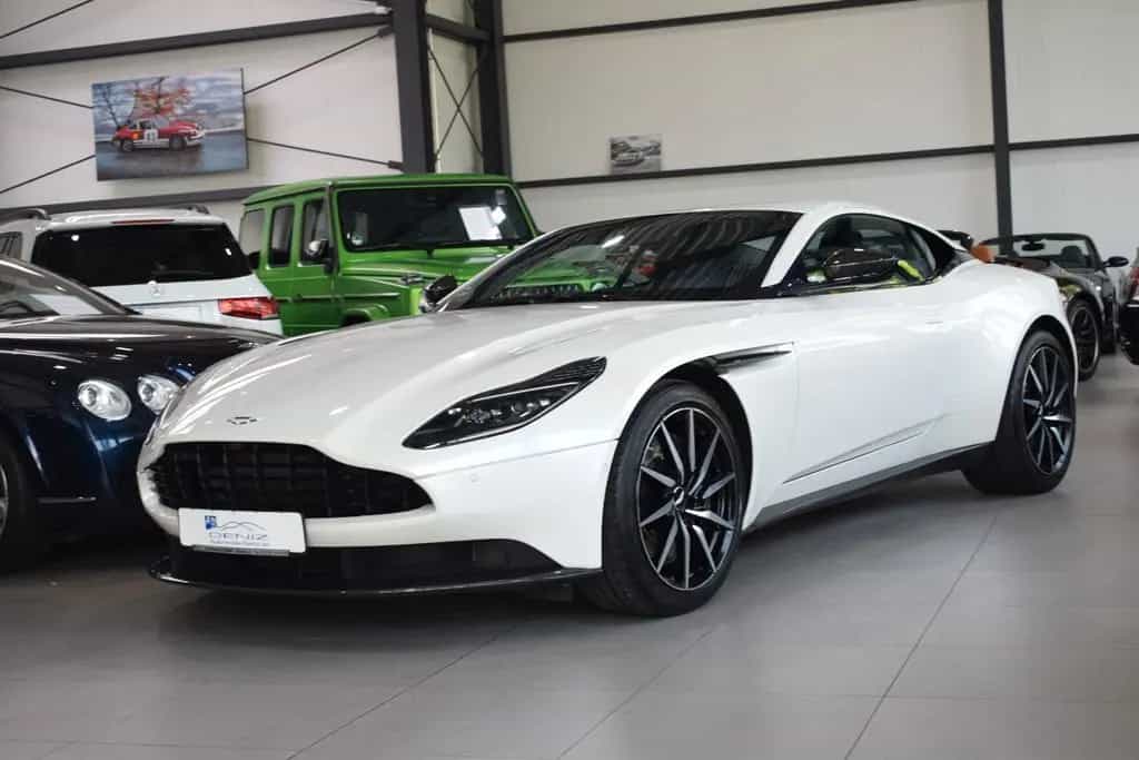 Aston Martin DB11 Coupe 4.0 V8 06/2017-photo-9
