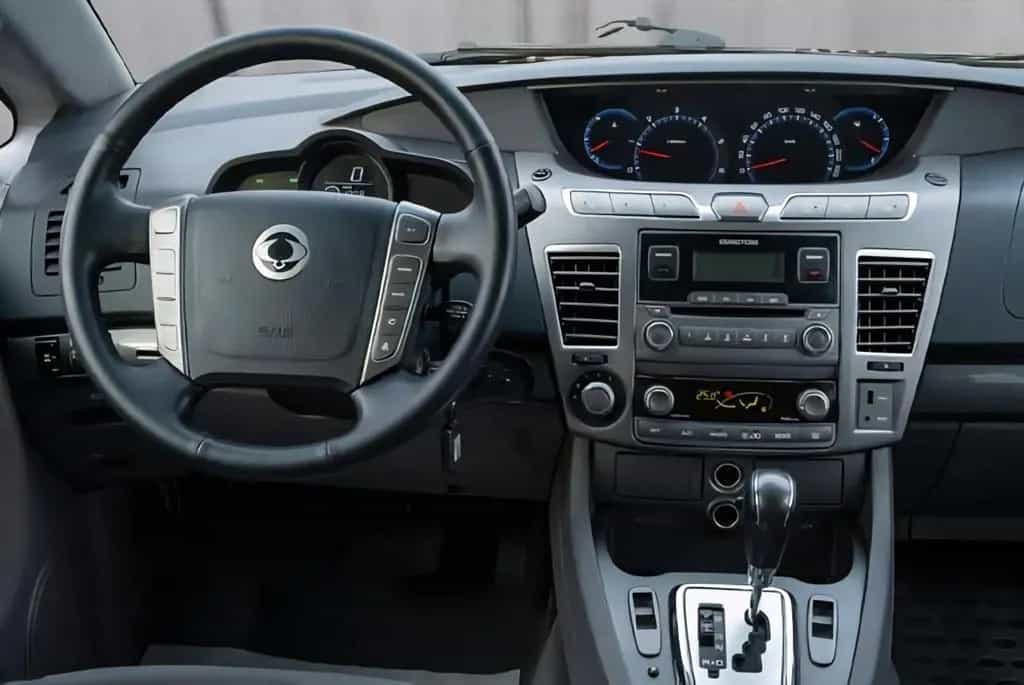 Ssangyong Rodius Sapphire 4WD/7-Sitze/Leder/AHK/Top 10/2013-photo-10