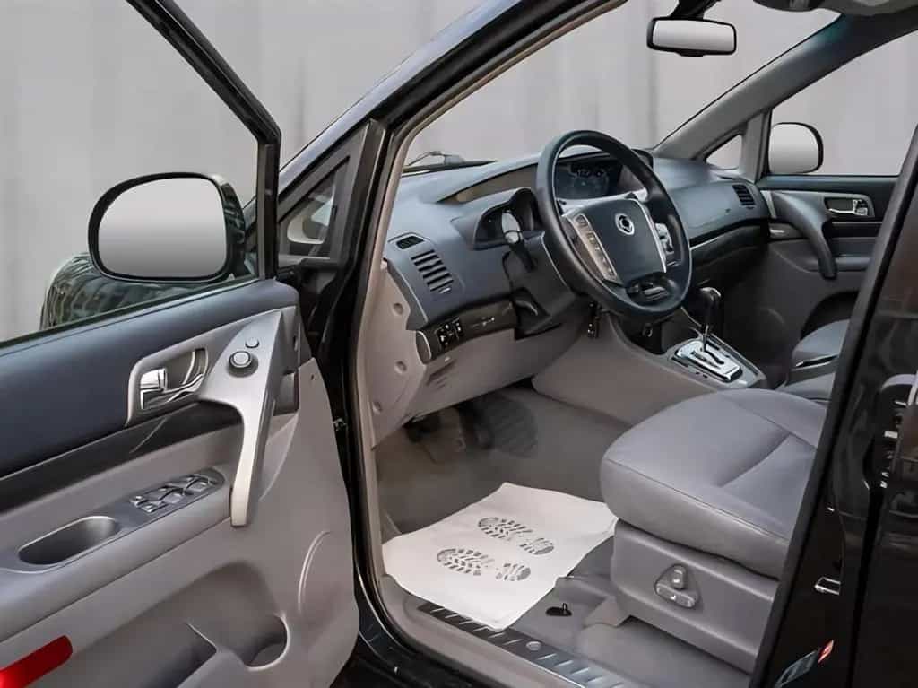 Ssangyong Rodius Sapphire 4WD/7-Sitze/Leder/AHK/Top 10/2013-photo-13