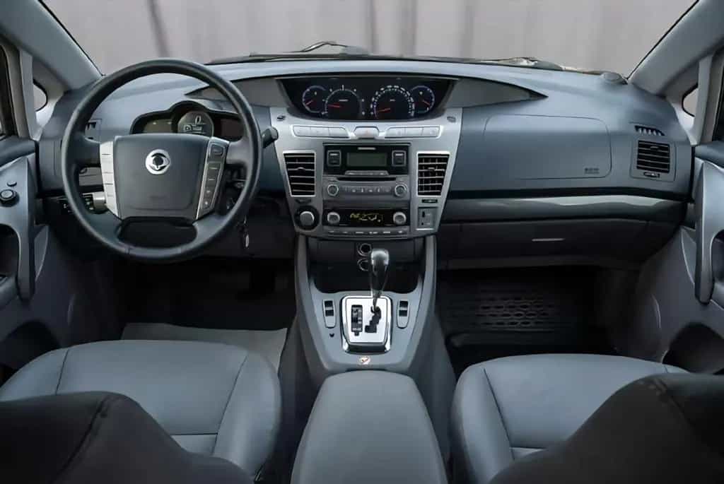 Ssangyong Rodius Sapphire 4WD/7-Sitze/Leder/AHK/Top 10/2013-photo-9