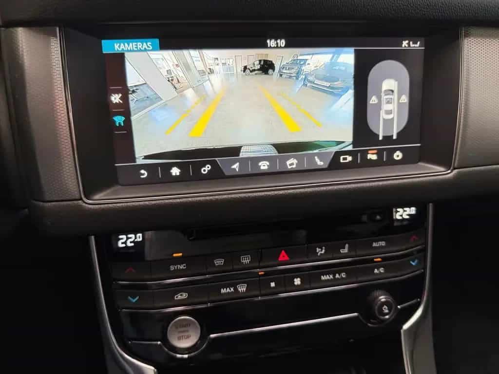 Jaguar XF PURE AUTOMATIK+NAVI+PANO+MERIDIAN+360+ALU+TÜV 09/2018-photo-16