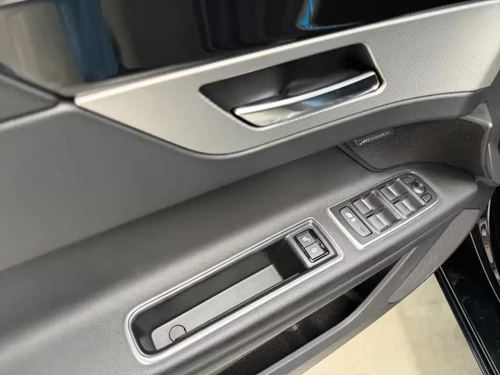 Jaguar XF PURE AUTOMATIK+NAVI+PANO+MERIDIAN+360+ALU+TÜV 09/2018-photo-17