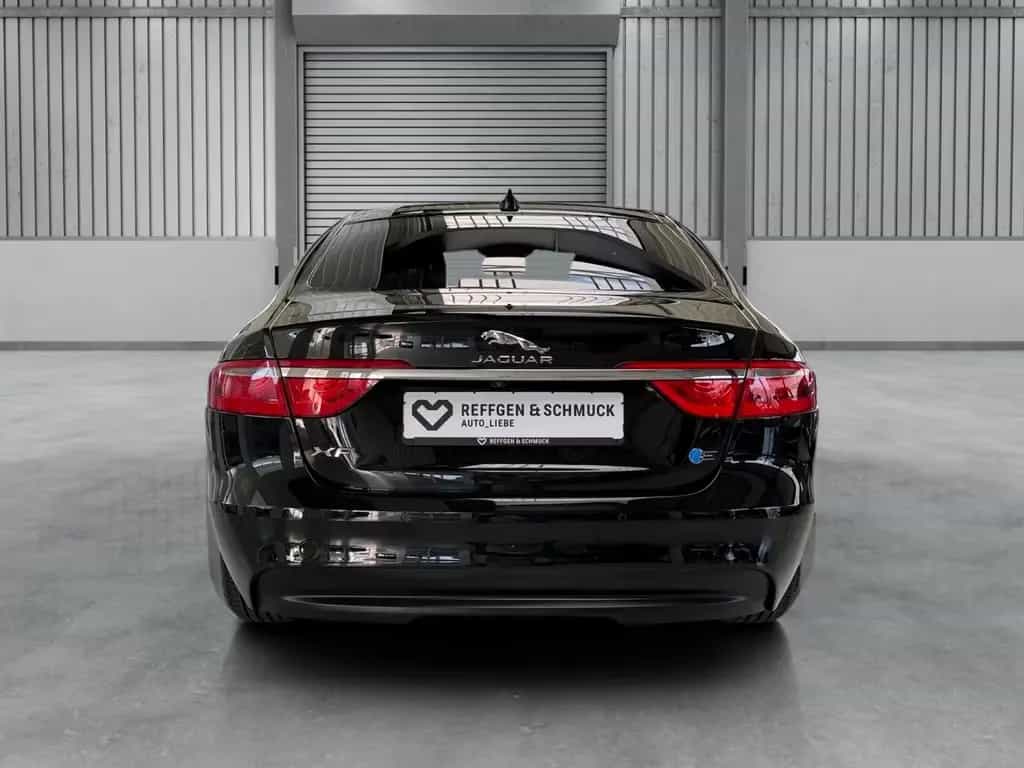 Jaguar XF PURE AUTOMATIK+NAVI+PANO+MERIDIAN+360+ALU+TÜV 09/2018-photo-2