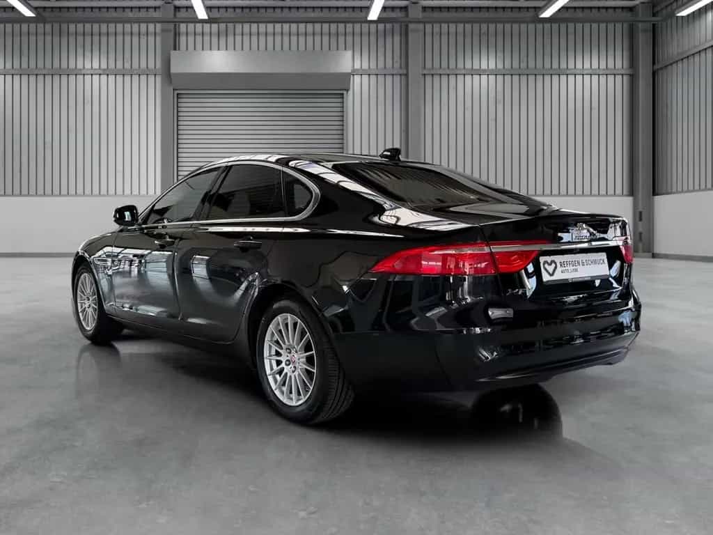 Jaguar XF PURE AUTOMATIK+NAVI+PANO+MERIDIAN+360+ALU+TÜV 09/2018-photo-6