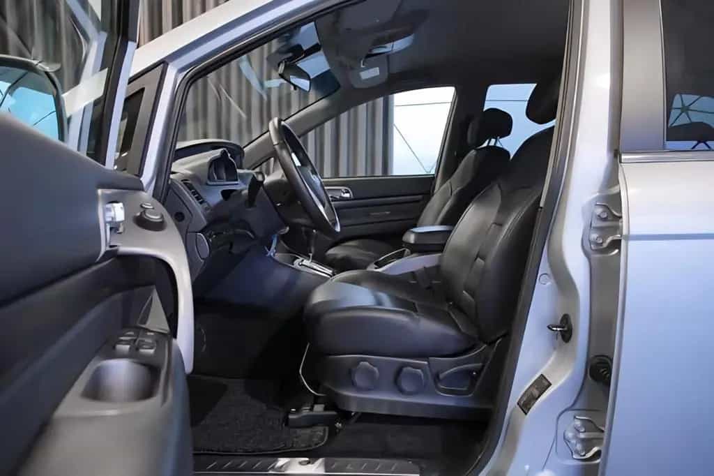 Ssangyong Rodius Sapphire 4WD/7-Sitze/Leder/AHK 12/2017-photo-20