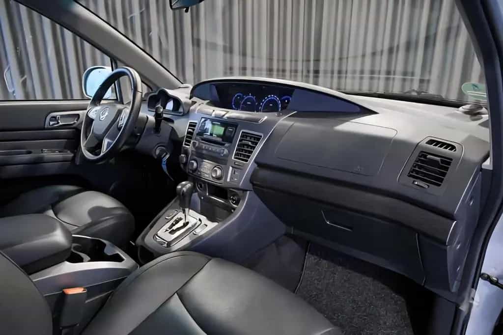 Ssangyong Rodius Sapphire 4WD/7-Sitze/Leder/AHK 12/2017-photo-8