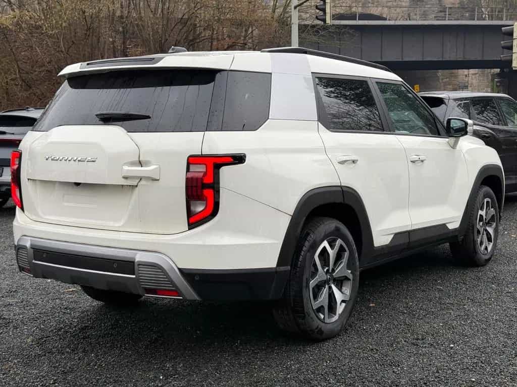Ssangyong Torres 1.5 T-GDI QUARTZ/AUT/LEDER/CAM/SHZ 11/2024-photo-3