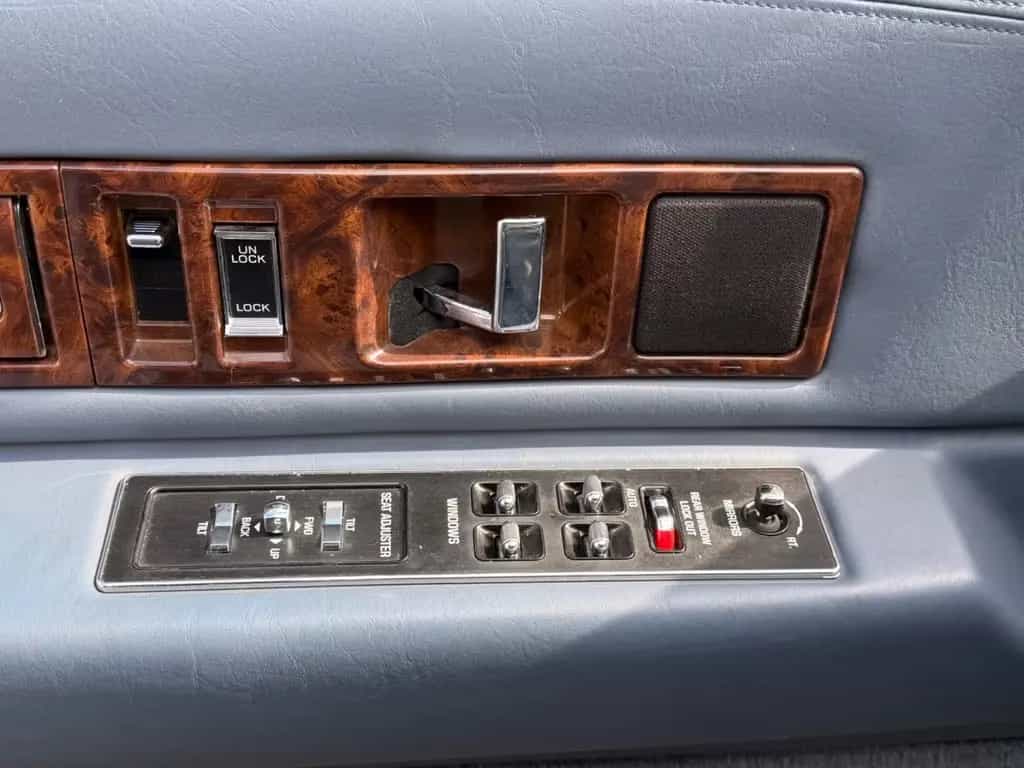 Cadillac Fleetwood 5.7 / LEICHENWAGEN / KRYSTAL / SARG 10/1994-photo-11