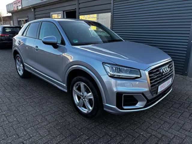 Audi Q2 quattro sport/AHK/Kamera/Navi/LED 06/2018-photo-4