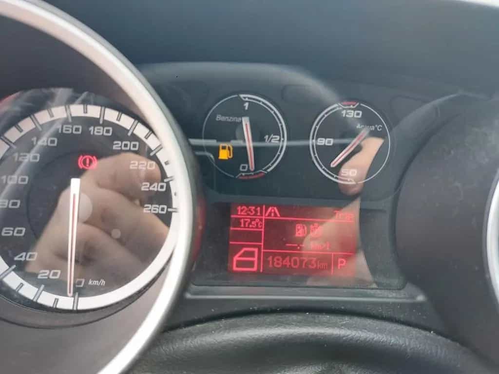 Alfa Romeo Giulietta Benzina 11/2013-photo-10