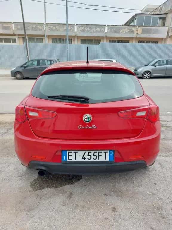 Alfa Romeo Giulietta Benzina 11/2013-photo-2