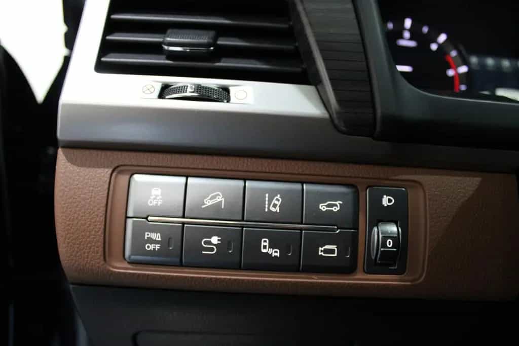 Ssangyong Rexton 2.2 Diesel e-XDi 220 SAPPHIRE EURO 6 &DPF 04/2018-photo-10
