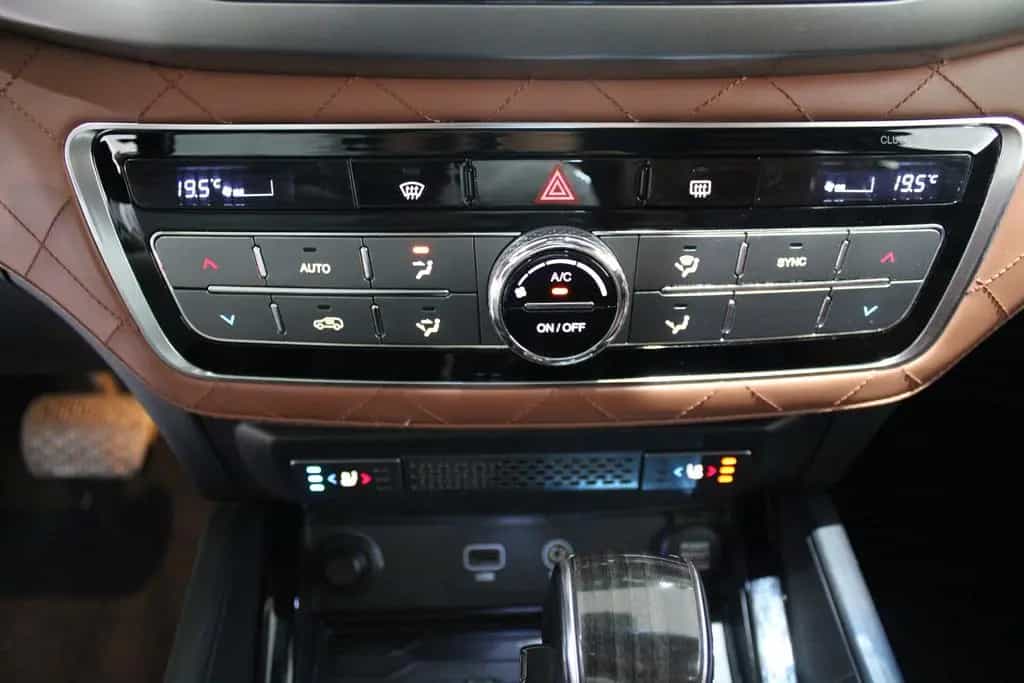 Ssangyong Rexton 2.2 Diesel e-XDi 220 SAPPHIRE EURO 6 &DPF 04/2018-photo-11