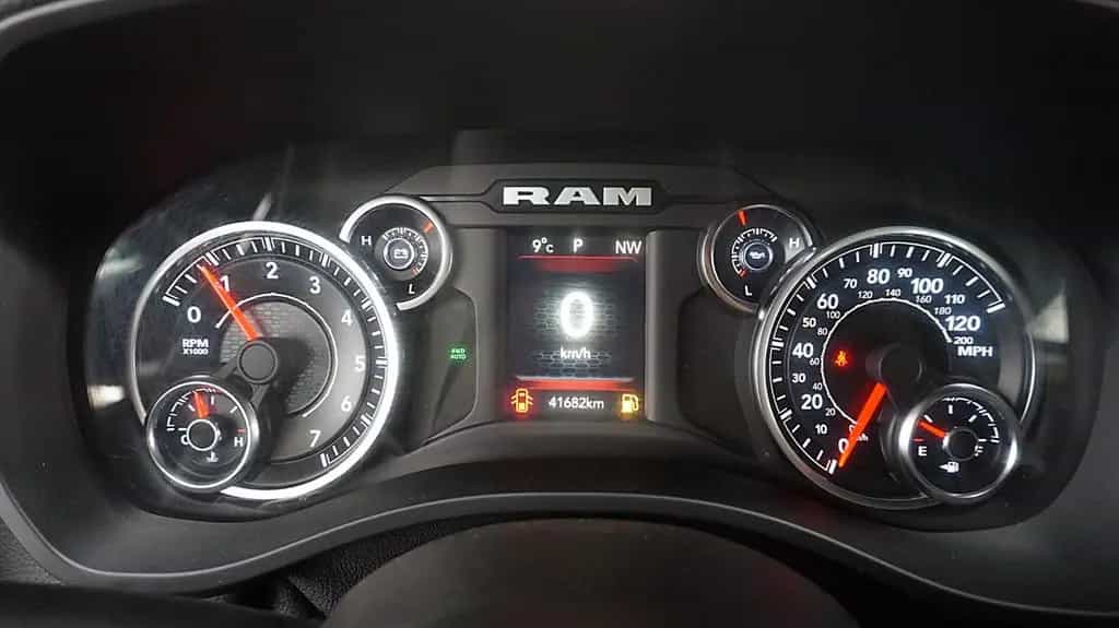 Dodge RAM 1500 HEMI Quad Cab 4x4*AHK*Longbed* 07/2022-photo-14