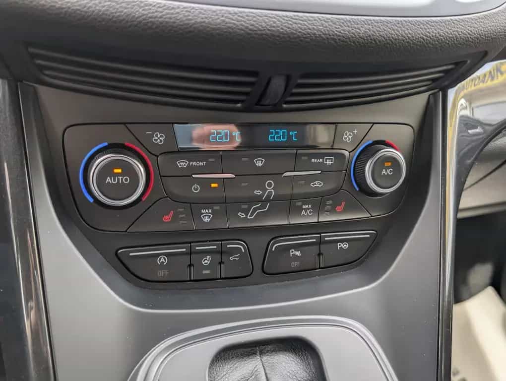 Ford Kuga 2.0 TDCI ST-Line*4x4*AHK*BiXen*RKam*Memory* 01/2019-photo-35
